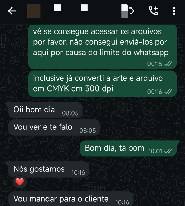 Conversa no WhatsApp em que o cliente aprova os arquivos entregues para o cliente final